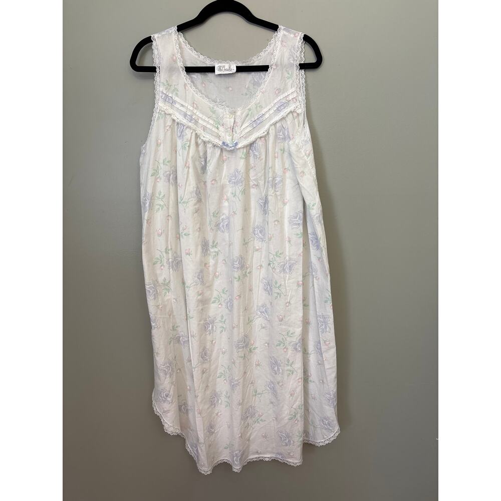 Vintage Sleeveless Nightgown w/ Floral print/ lace trim by Character Size L/XL